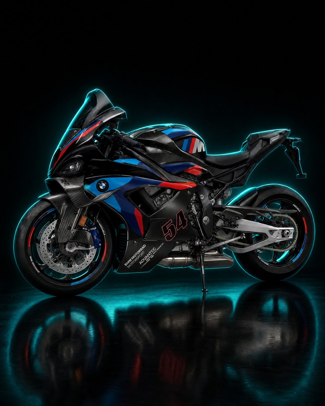 BMW M1000RR (электроспорт)